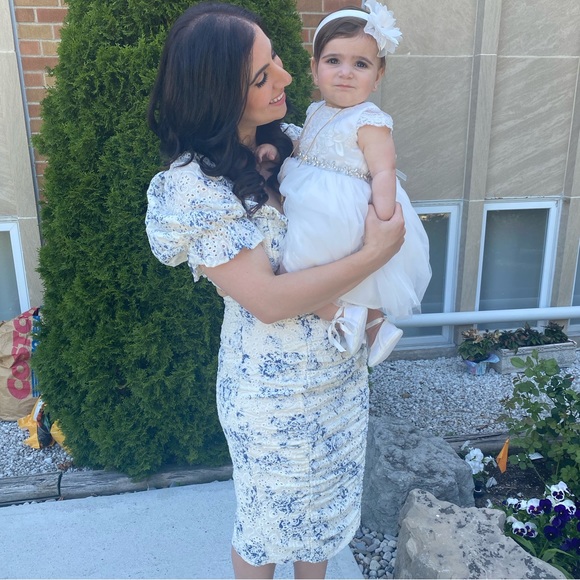 Summer dress. Only worn once. Back cut out. Pretty details! - Picture 1 of 6